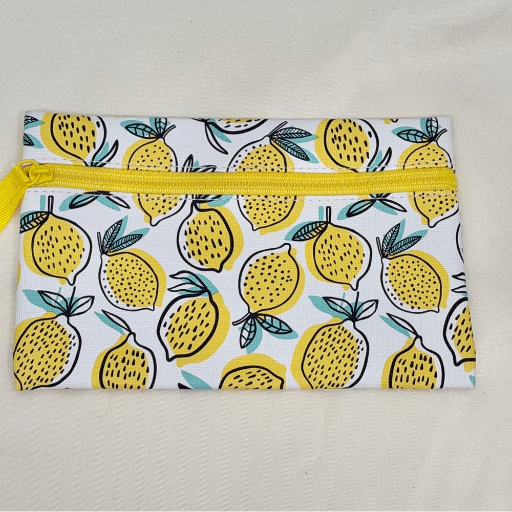 NEW IPSY Glam Bag Yellow White Lemon Print Cosmetic Bag Make Up Clutch Women OS